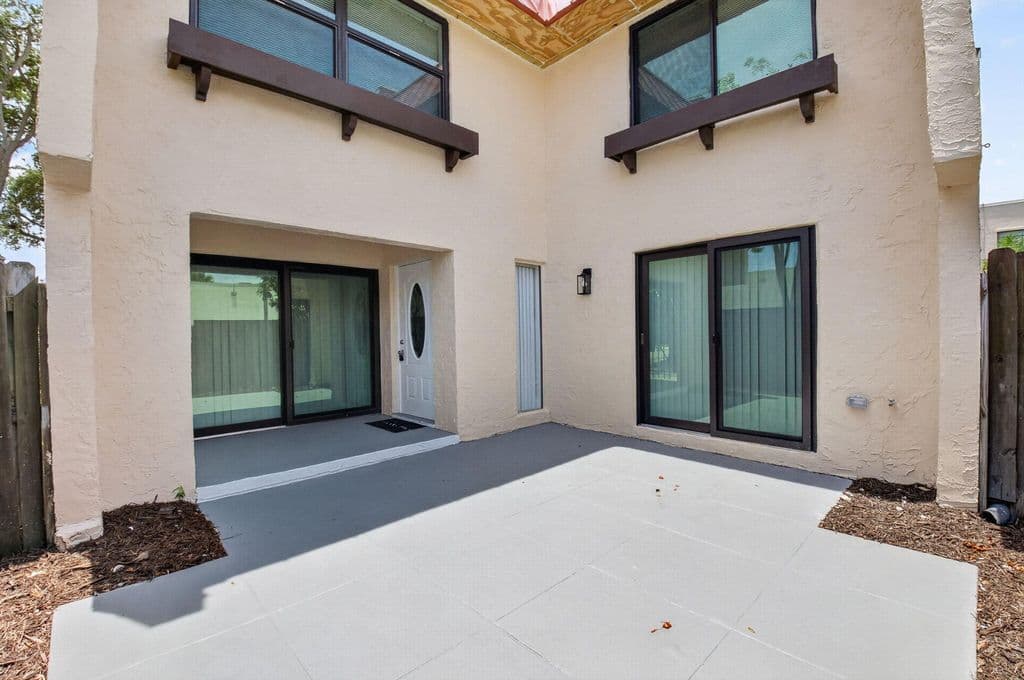 3-bedroom Property — 6352 SEVEN SPRINGS Boulevard #B