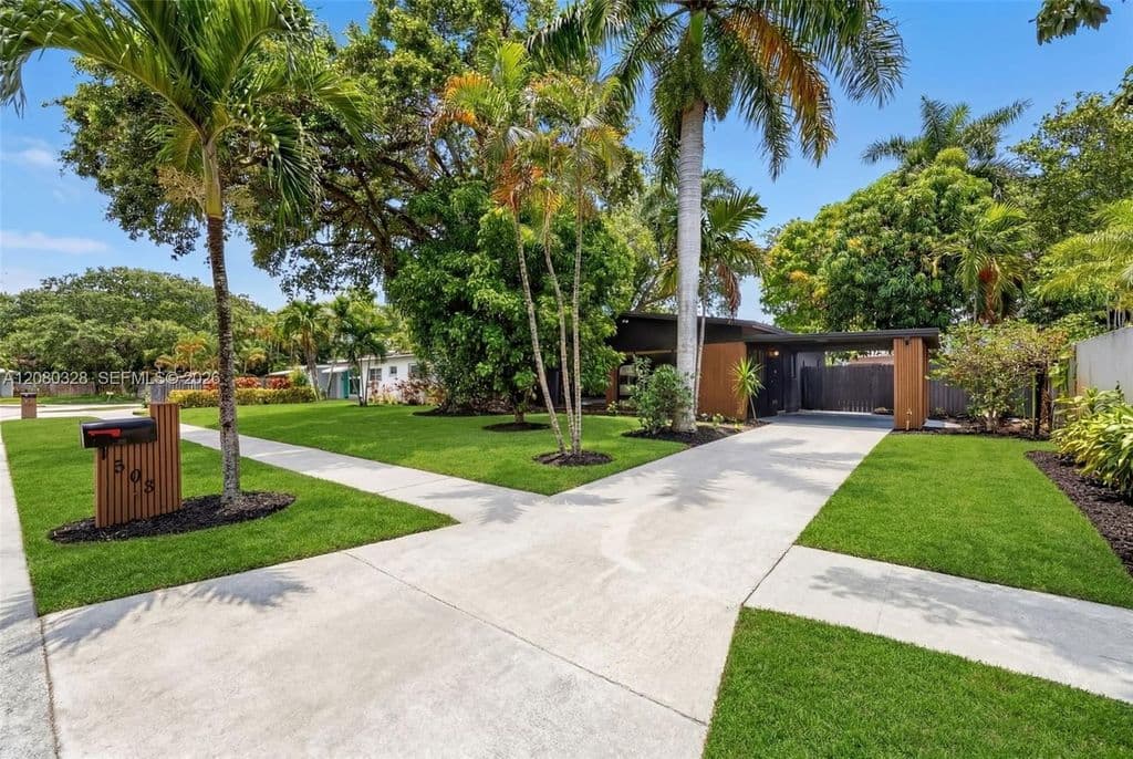 3+1 Müstakil ev — 1508 SW 20th Ave