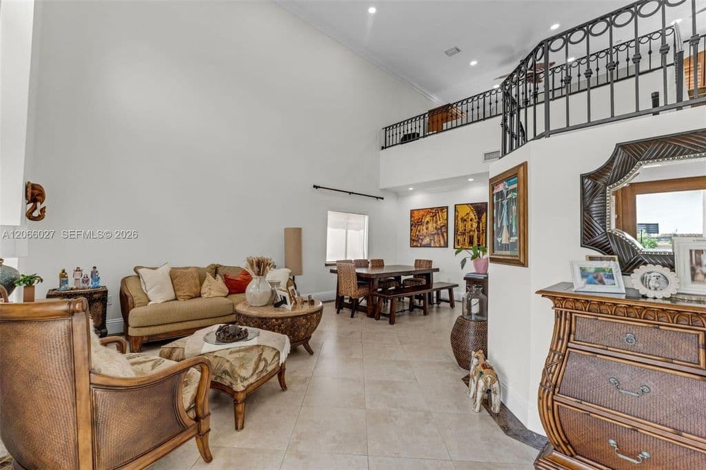 4+1 Müstakil ev — 14380 SW 36th St