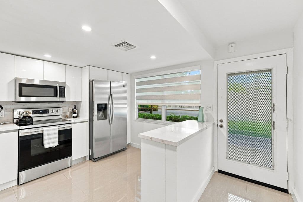 2-bedroom Condo — 2405 Antigua Circle #L1