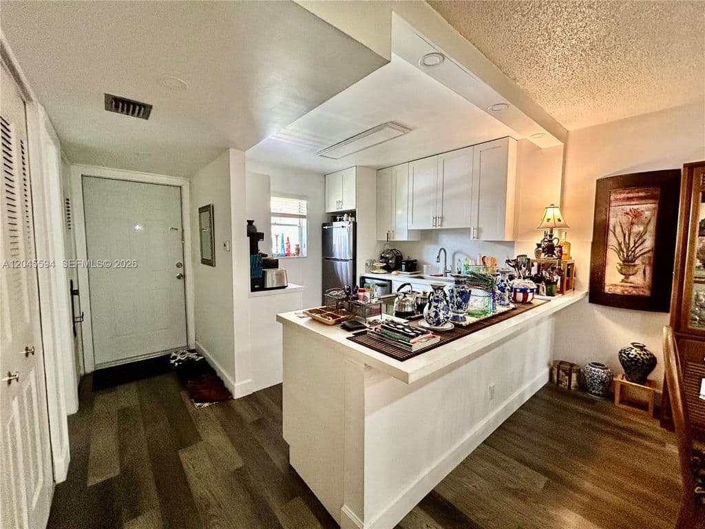 1+1 Condo — 201 Berkley Rd APT 104