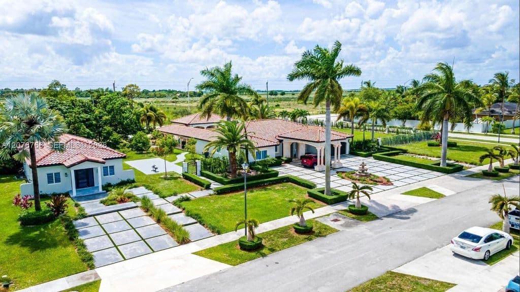 4-bedroom Single-Family Home — 17122 SW 156th Ct