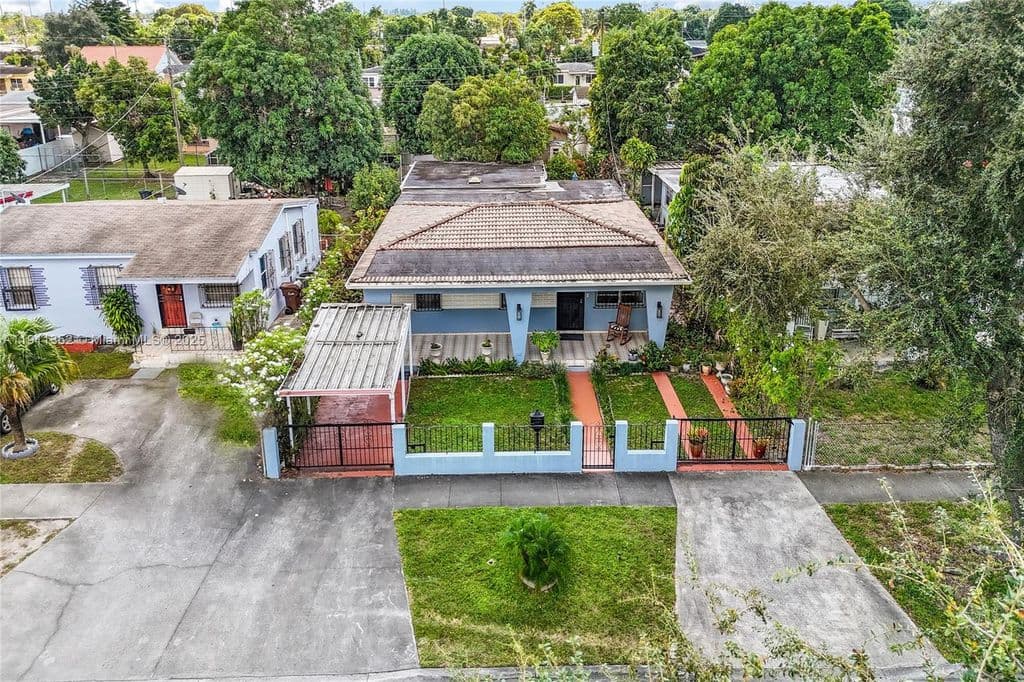 4-bedroom Single-Family Home — 682 W 37th St