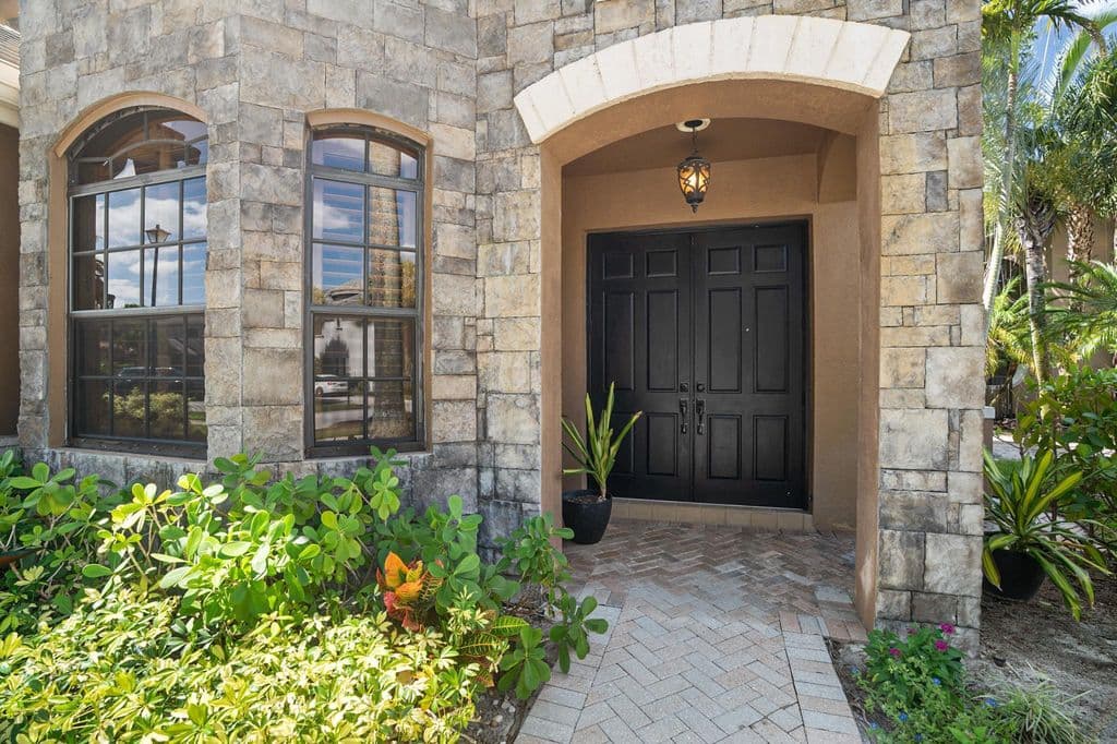 5+1 Müstakil ev — 3483 Collonade Drive