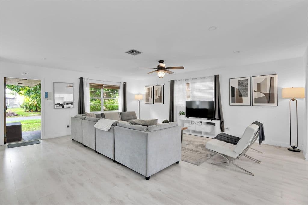 4-bedroom Single-Family Home — 214 SE 6th Street