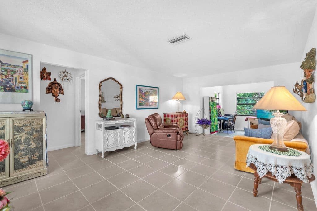 2+1 Müstakil ev — 8380 NW 28TH Street