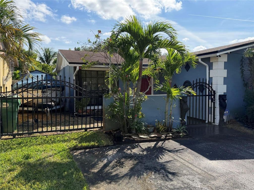 4+1 Müstakil ev — 2926 NW 191st Ln