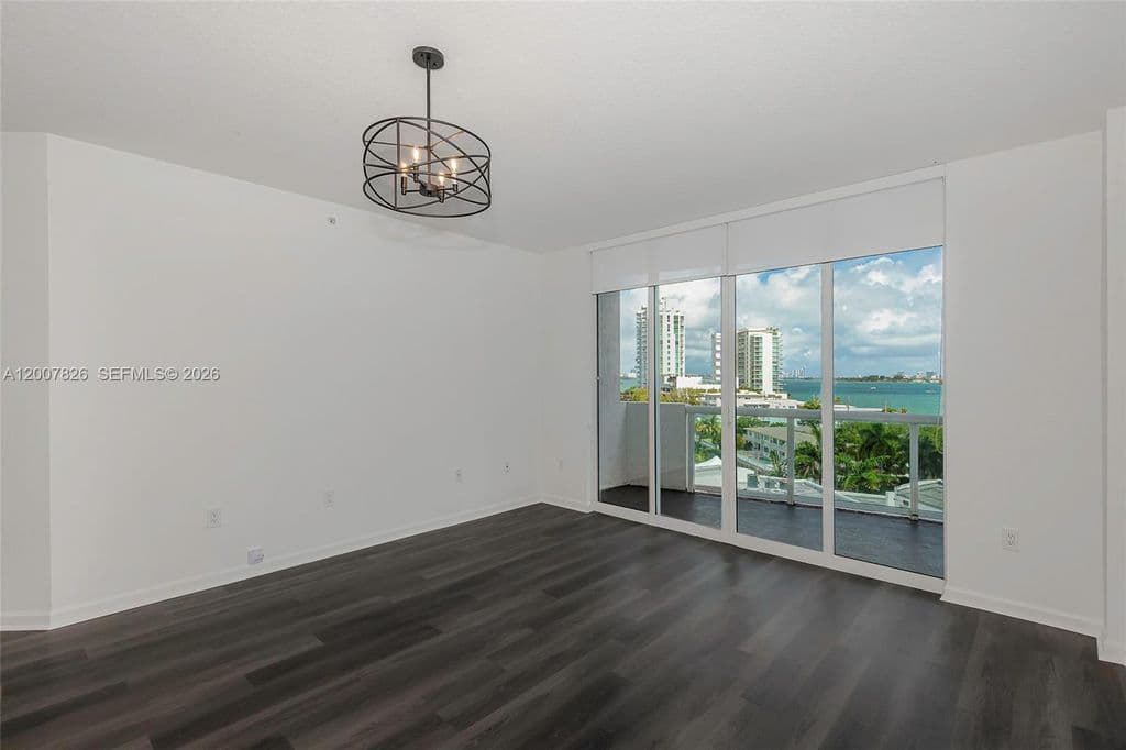 2+1 Condo — 7900 Harbor Island Dr APT 703