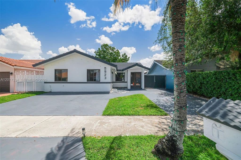 4+1 Müstakil ev — 5923 SW 147th Pl