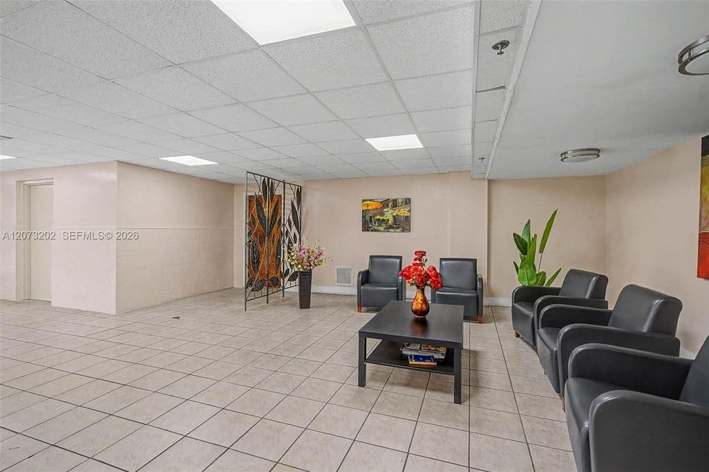 2+1 Condo — 5055 NW 7th St APT 112