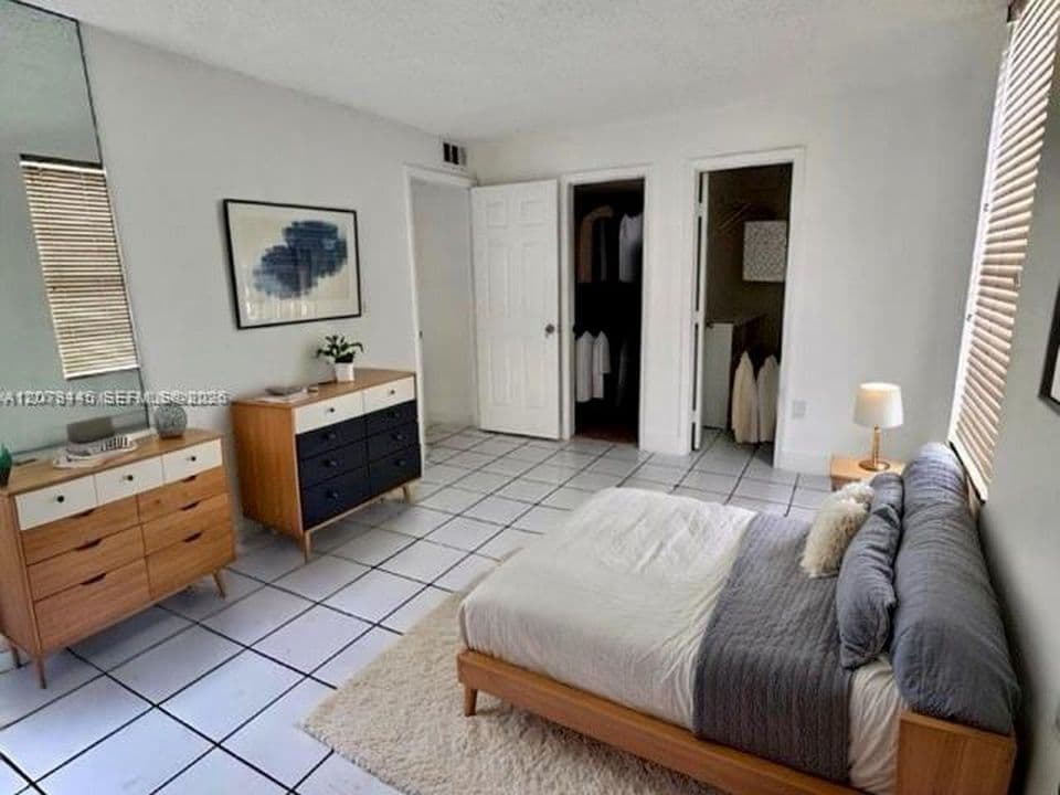 2+1 Condo — 9678 Fontainebleau Blvd APT 111