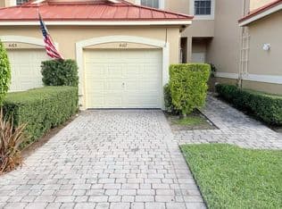 2-bedroom Townhouse — 4167 CRYSTAL LAKE Drive, Pompano Beach, 33064