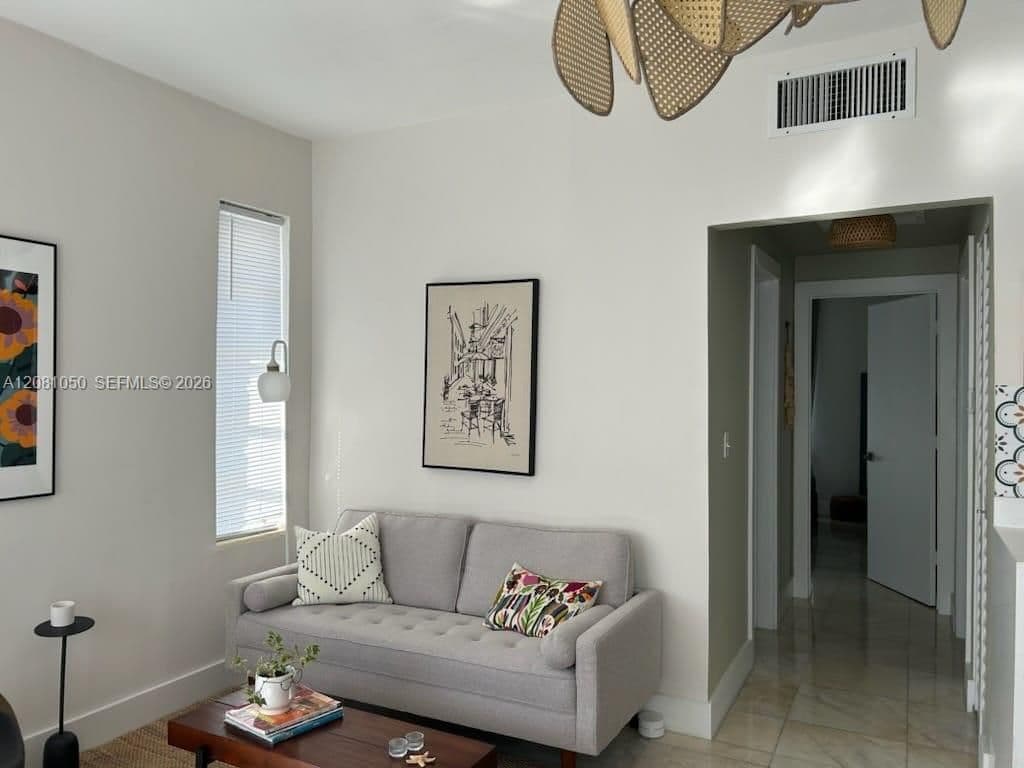 2+1 Condo — 801 8th St #201