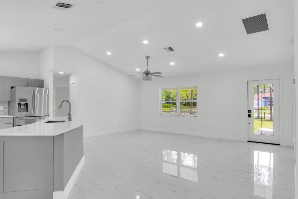 3+1 Müstakil ev — 14817 97th Road N