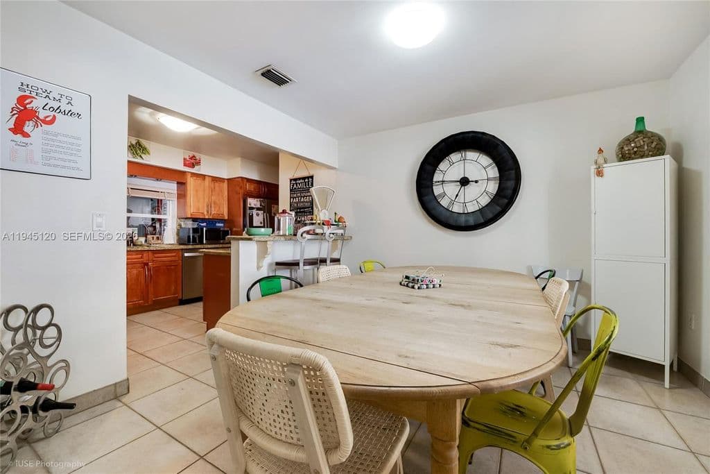 4+1 Müstakil ev — 5700 SW 45th Ter