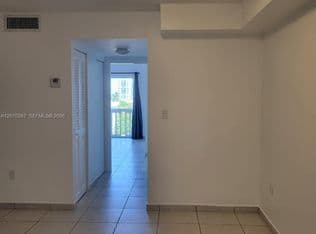 1+1 Condo — 7620 Carlyle Ave APT 604, Miami Beach, 33141