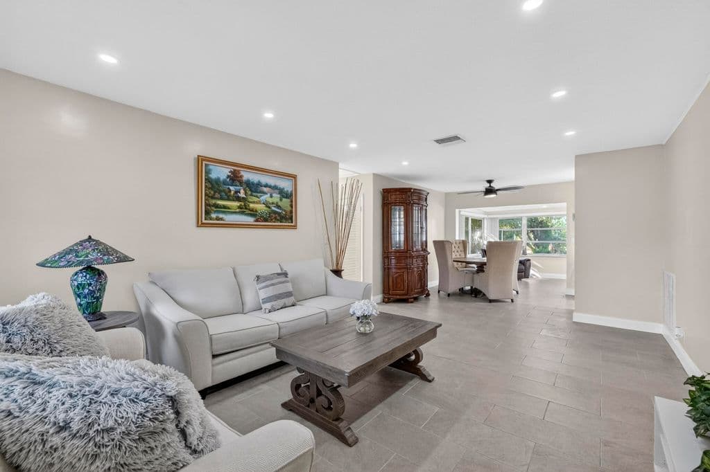 3+1 Müstakil ev — 4361 NW 12th Drive NW