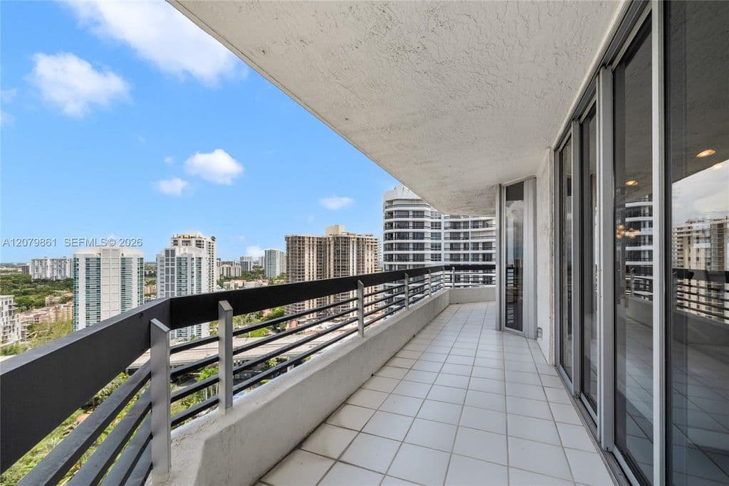 2+1 Condo — 19101 NE 36th Ct APT 2607