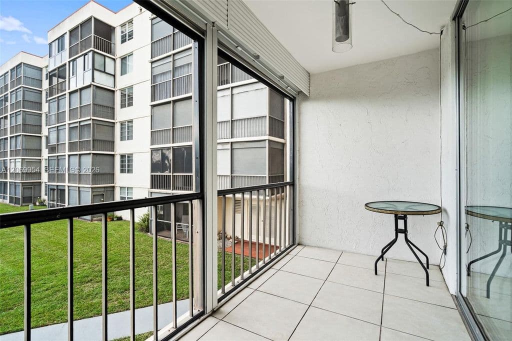 1+1 Condo — 8900 Washington Blvd APT 205
