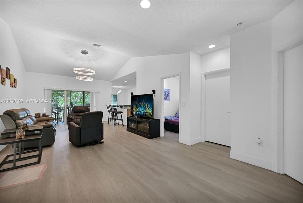2+1 Mülk — 16379 Malibu Dr #50