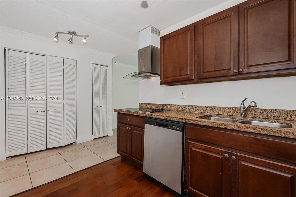 1+1 Condo — 1805 Sans Souci Blvd APT 532