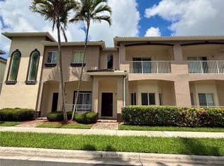 2+1 Townhouse — 1947 SE 23rd Rd, Homestead, 33035