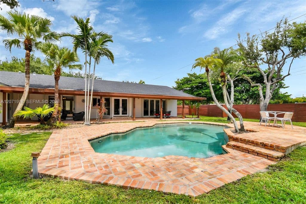 5-bedroom Single-Family Home — 13241 SW 104th Ave