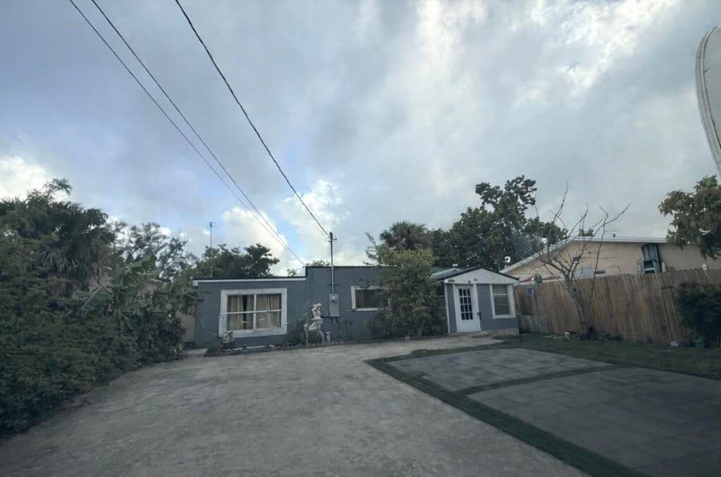 3-bedroom Single-Family Home — 2686 Summit Boulevard