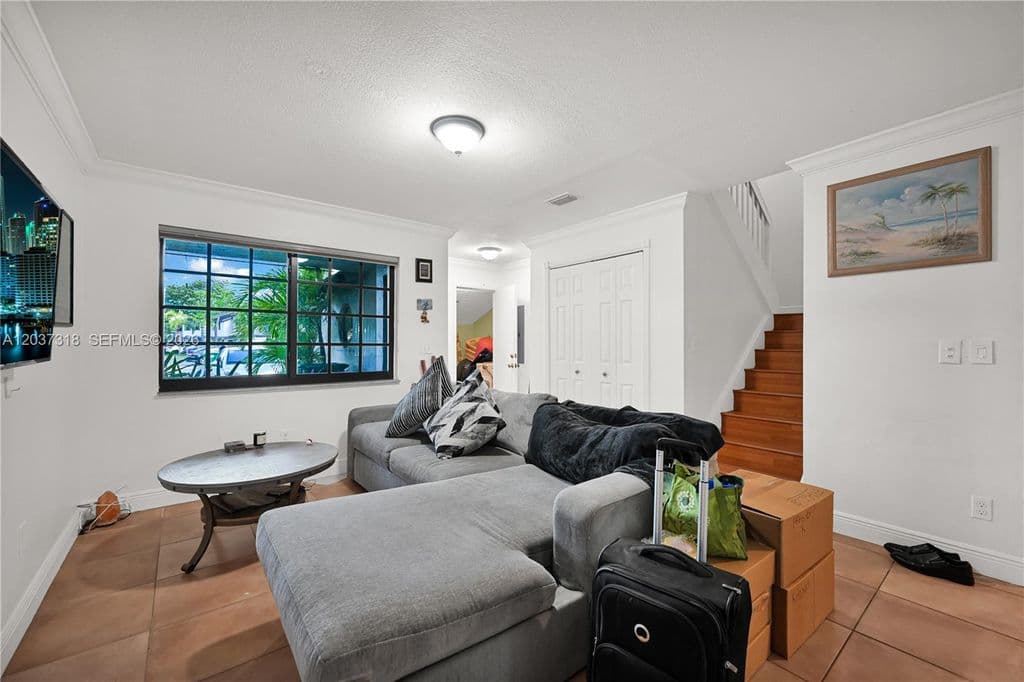 3-bedroom Property — 15561 SW 110th Ter