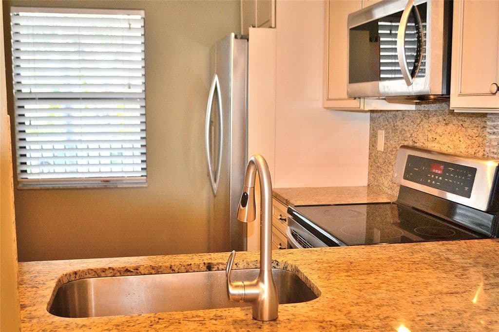 2-bedroom Condo — 8150 W Mcnab Road #210