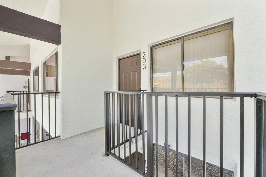 2-bedroom Condo — 3100 NW 46th Street #203
