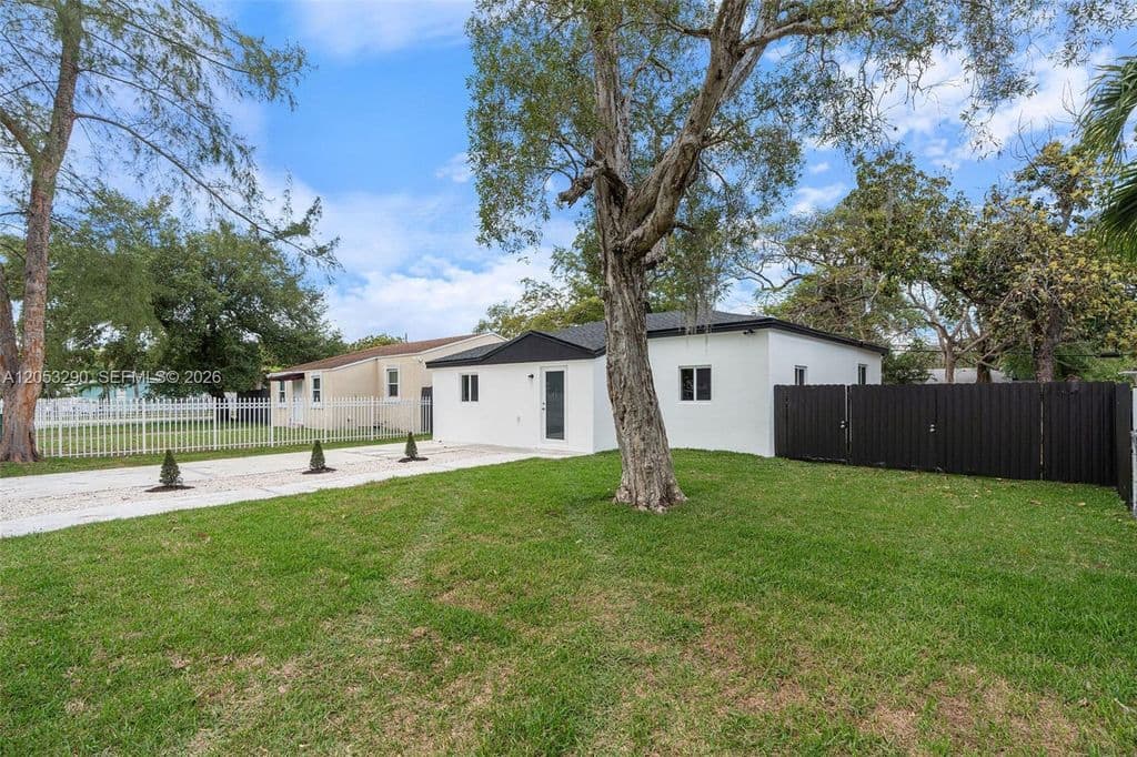 4+1 Müstakil ev — 1305 Dunad Ave