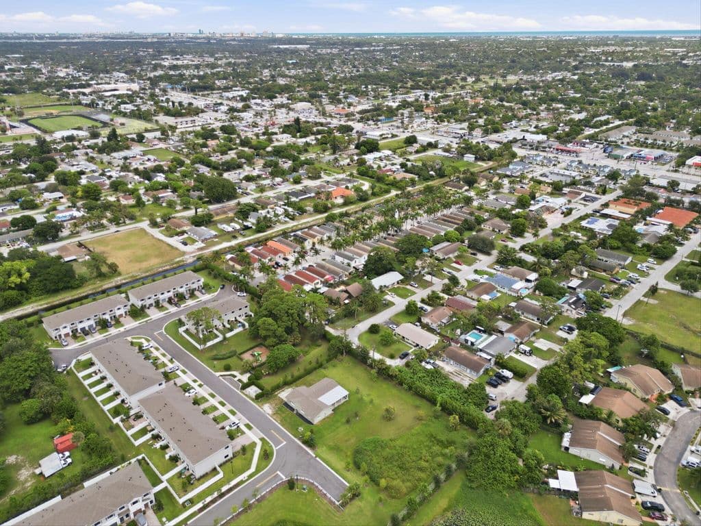 4+1 Mülk — 4737 BOATMAN Street