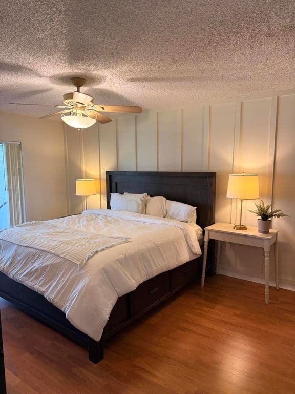 3+1 Müstakil ev — 8499 Lakepoint Court