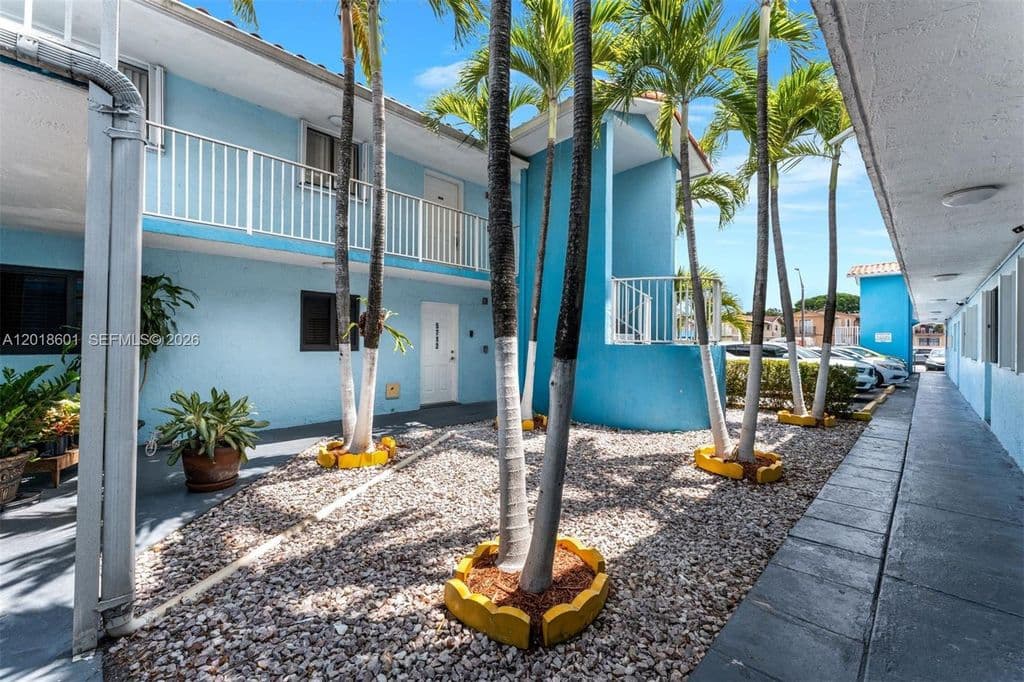 2-bedroom Condo — 5706 W 26th Ave #5706