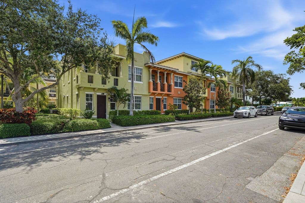 3-bedroom Property — 219 N L Street #100