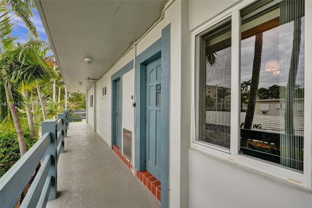 2-bedroom Condo — 1535 SE 15th St APT 208