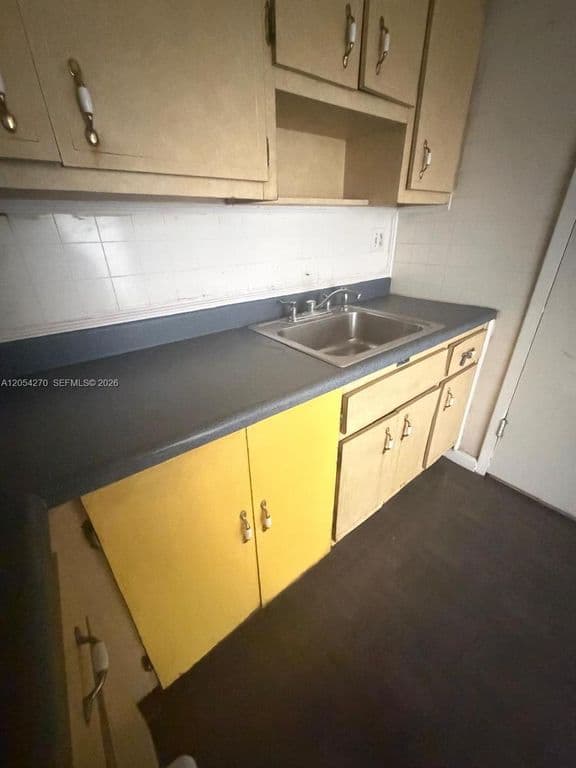 2+1 Condo — 12500 NE 15th Ave APT 402