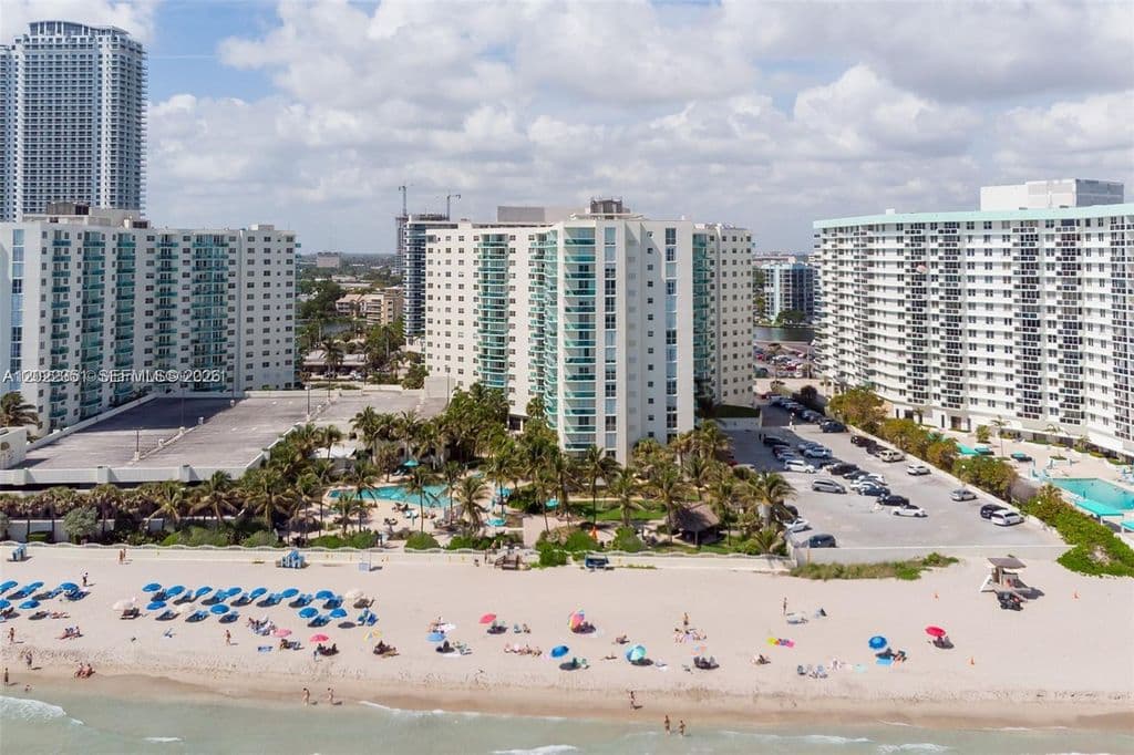 1+1 Condo — 3801 S Ocean Dr APT 2Z