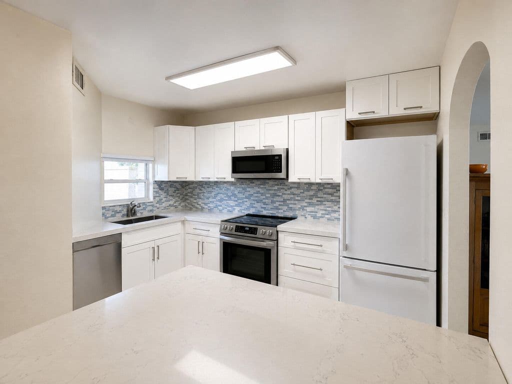 2+1 Condo — 9411 N Hollybrook Lake Drive #309