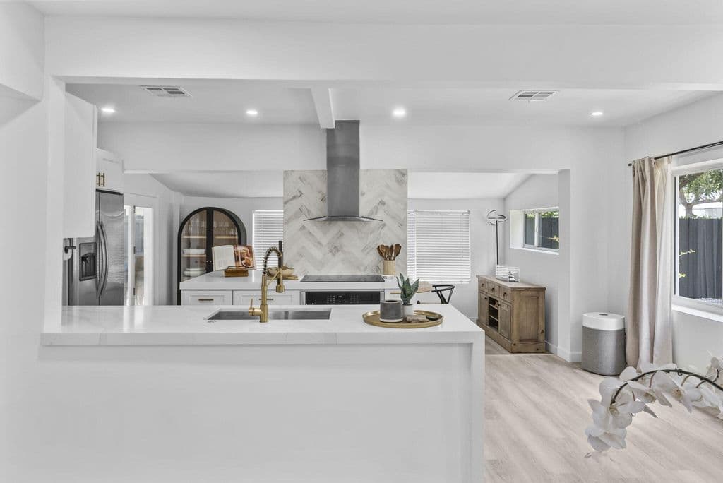 4+1 Müstakil ev — 606 SW 19th Street