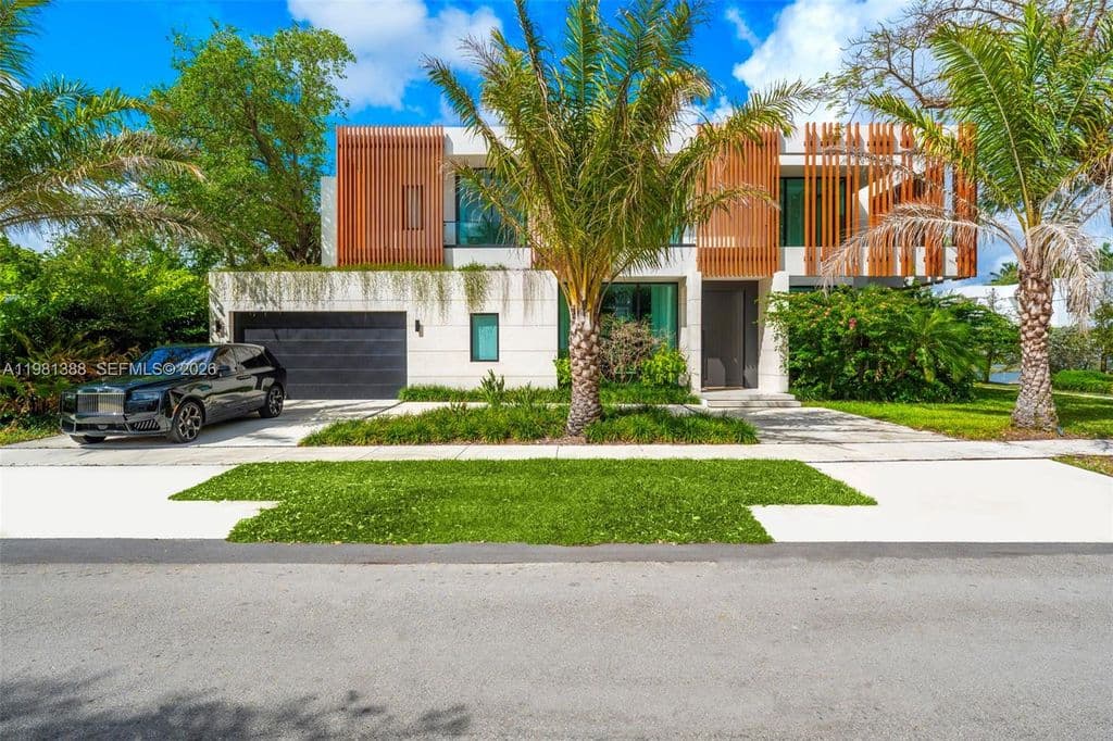 6+1 Müstakil ev — 7700 SW 50th Ct