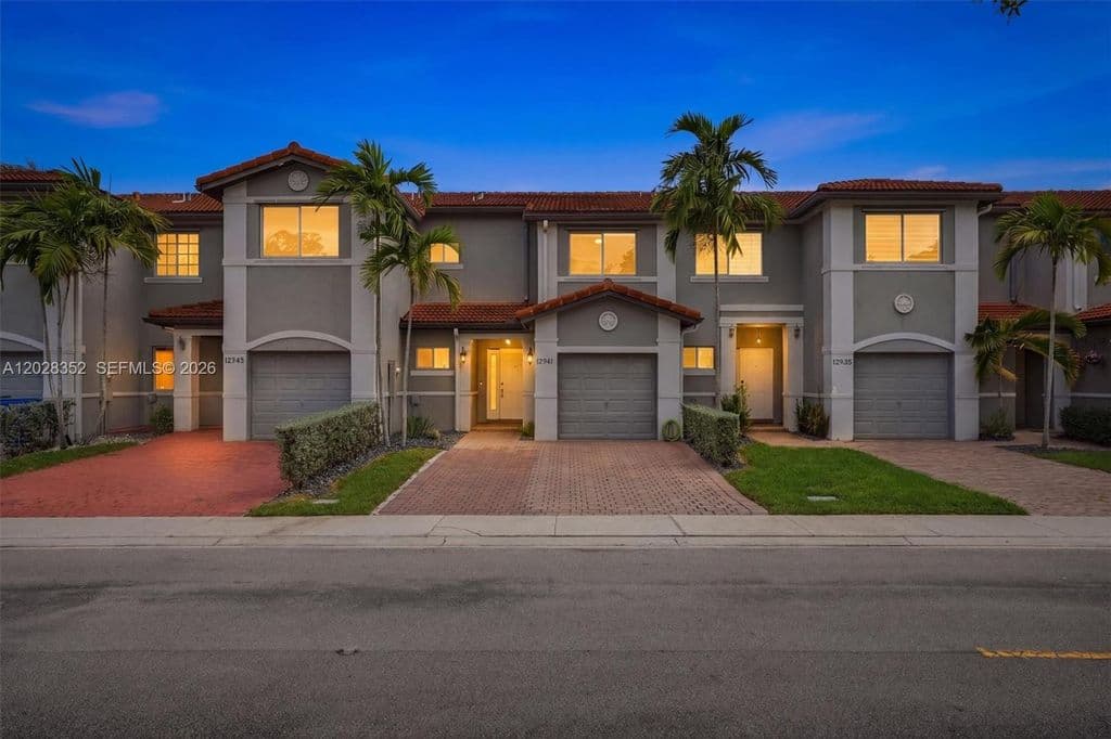 2+1 Mülk — 12941 SW 29th St