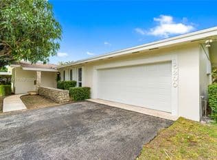 4+1 Müstakil ev — 15200 SW 84th Ave, Palmetto Bay, 33157