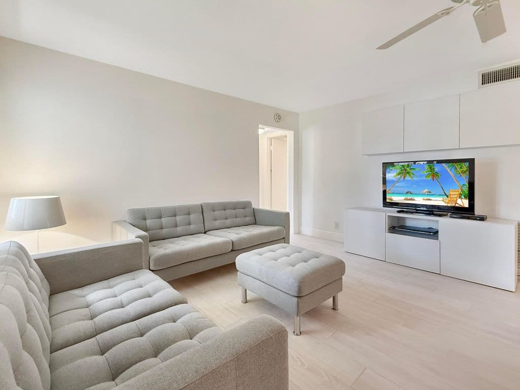2-bedroom Condo — 235 PINE HOV Circle #A-2