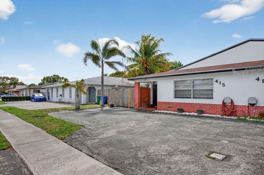 2-bedroom Single-Family Home — 415 SW 61st Terrace