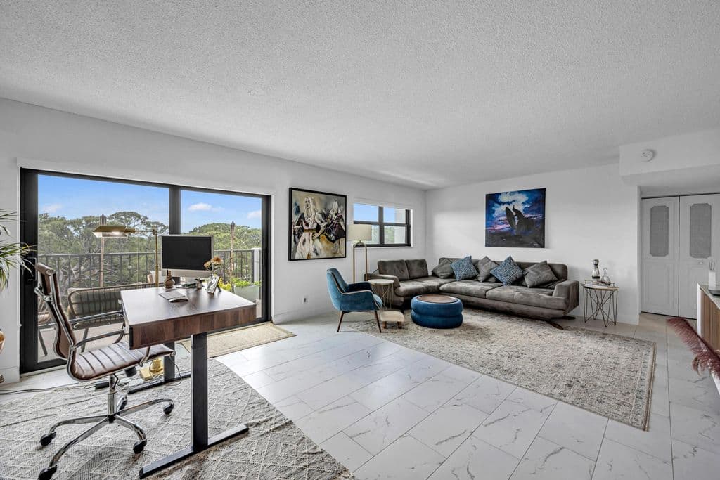 2-bedroom Condo — 1000 River Reach Drive #505
