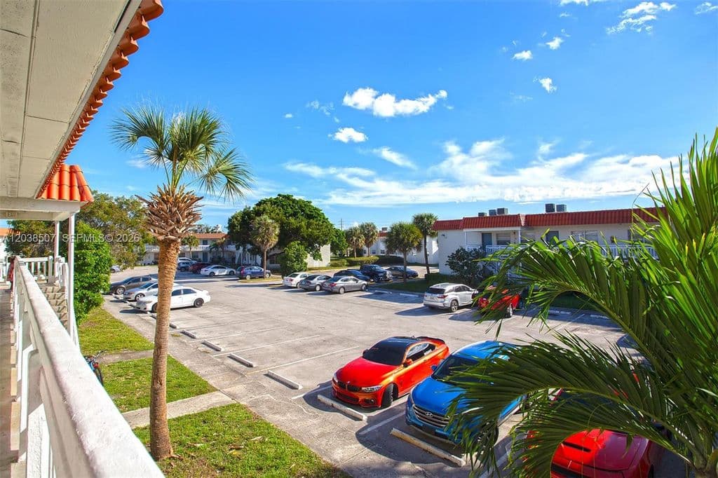 2-bedroom Condo — 1333 S Dixie Hwy APT 222