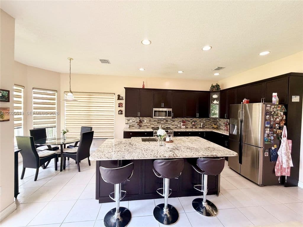 5-bedroom Single-Family Home — 18815 SW 29th St