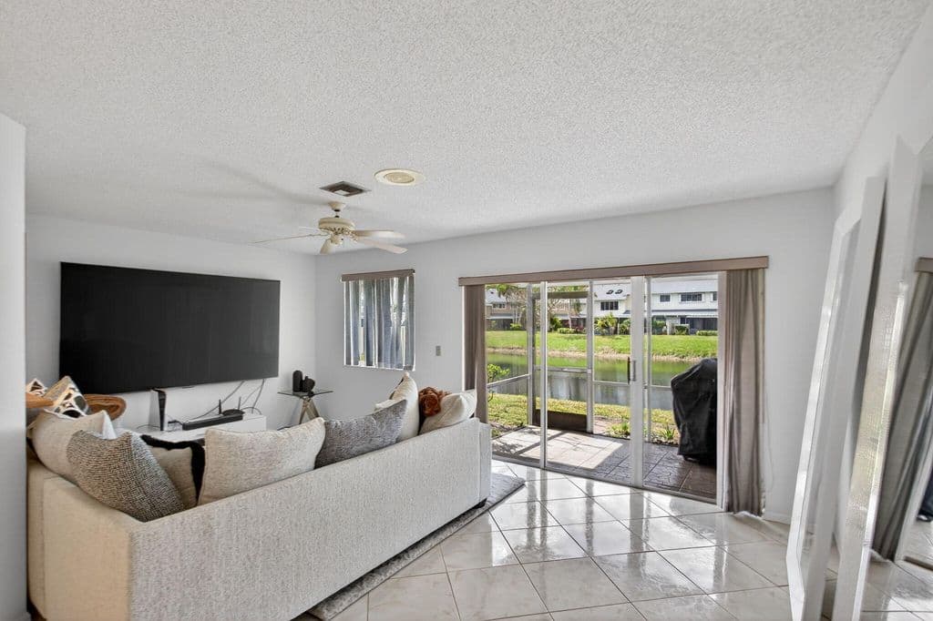 2+1 Mülk — 2274 Discovery Circle W #2274